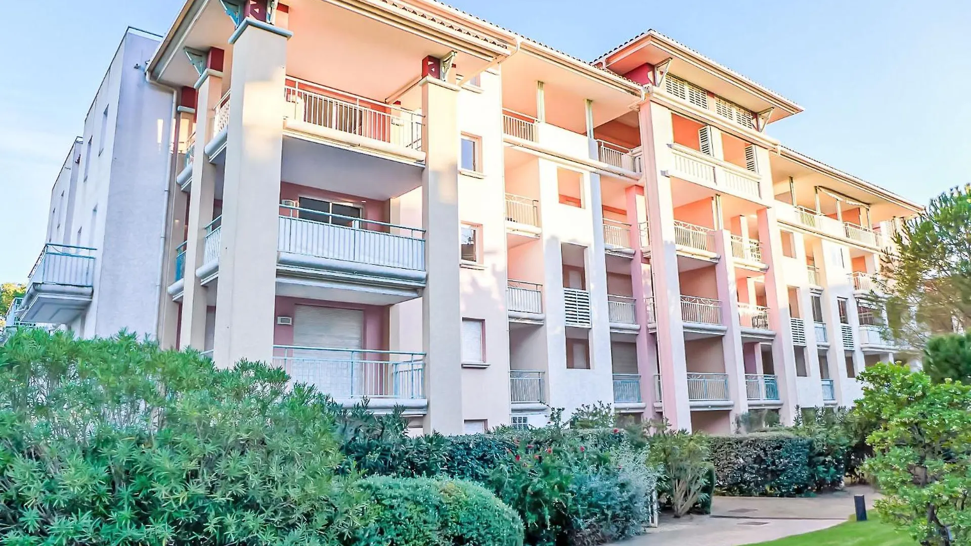 Apartment Les Calanques Du Parc-4 By Interhome Saint Aygulf